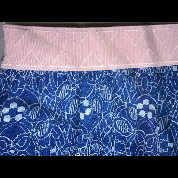 LuLaRoe XS white & blue floral lace Lola skirt - Picture 2 of 8
